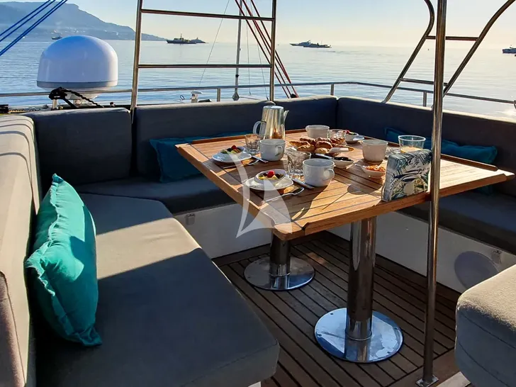 SUNNYACHT Sunreef 62 - flybridge seating and dining SUNNYACHT Sunreef 62 - flybridge seating and dining