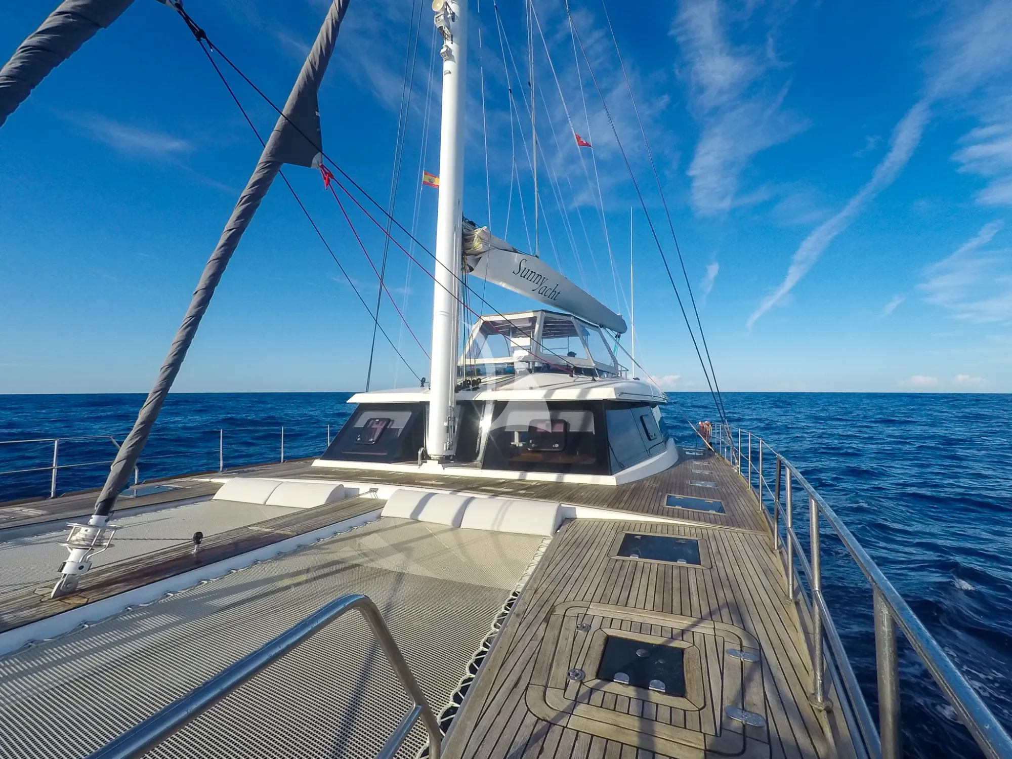 SUNNYACHT Sunreef 62 - foredeck