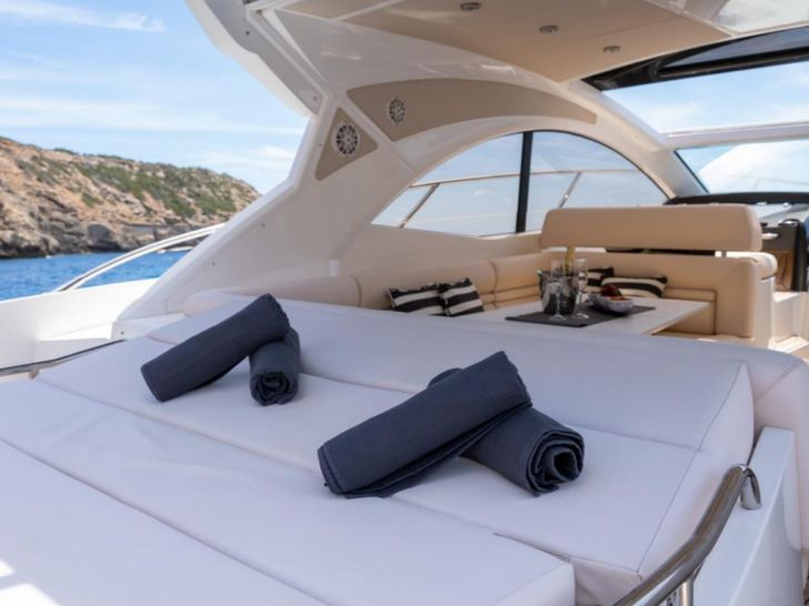 Sunseeker Portofino 48 - aft bronzing area Sunseeker Portofino 48 - aft bronzing area