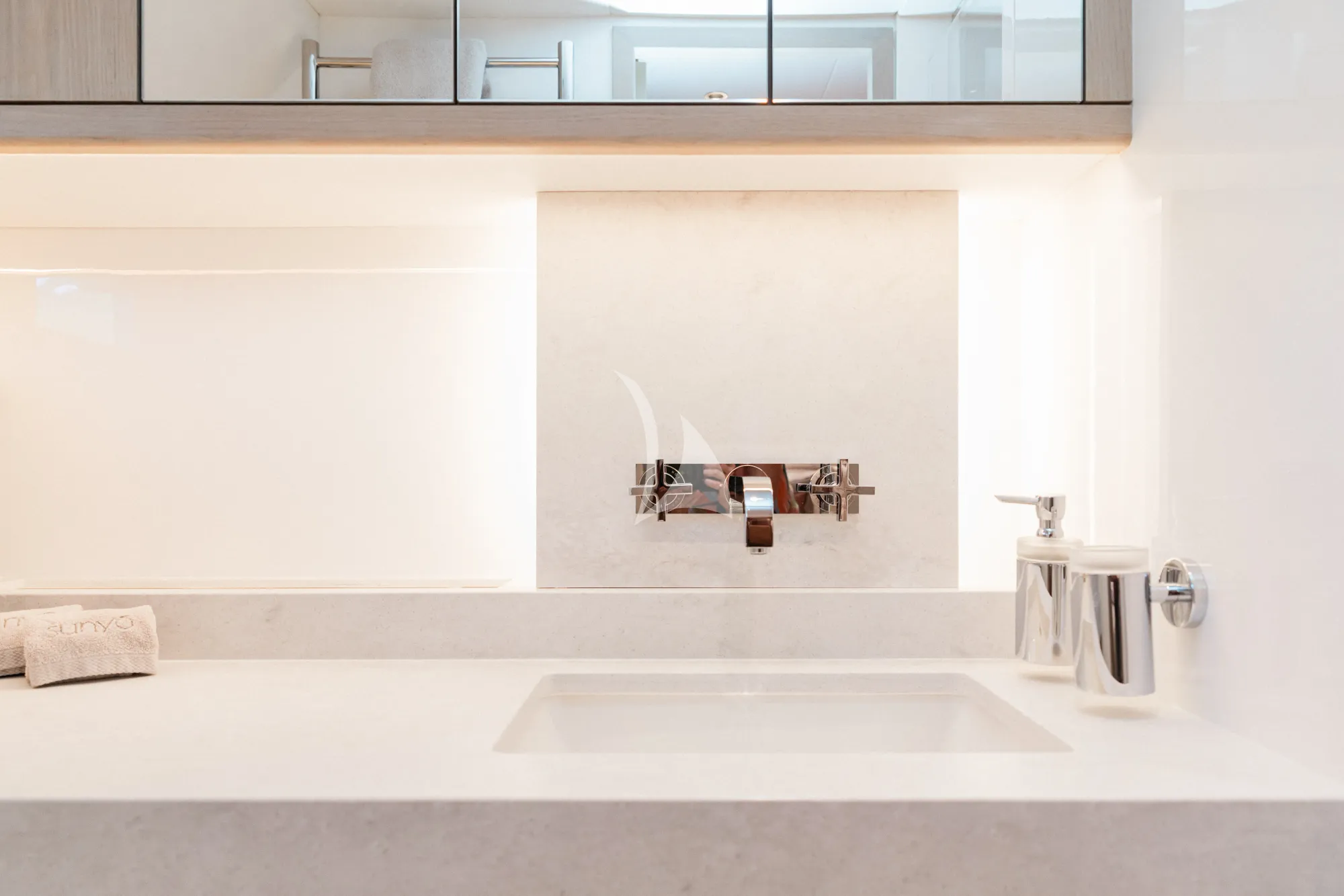 Charter Yacht SUNYO - Oyster 885 - 4 Cabins - Antigua - Barbuda - St Martin - Leewards - Caribbean