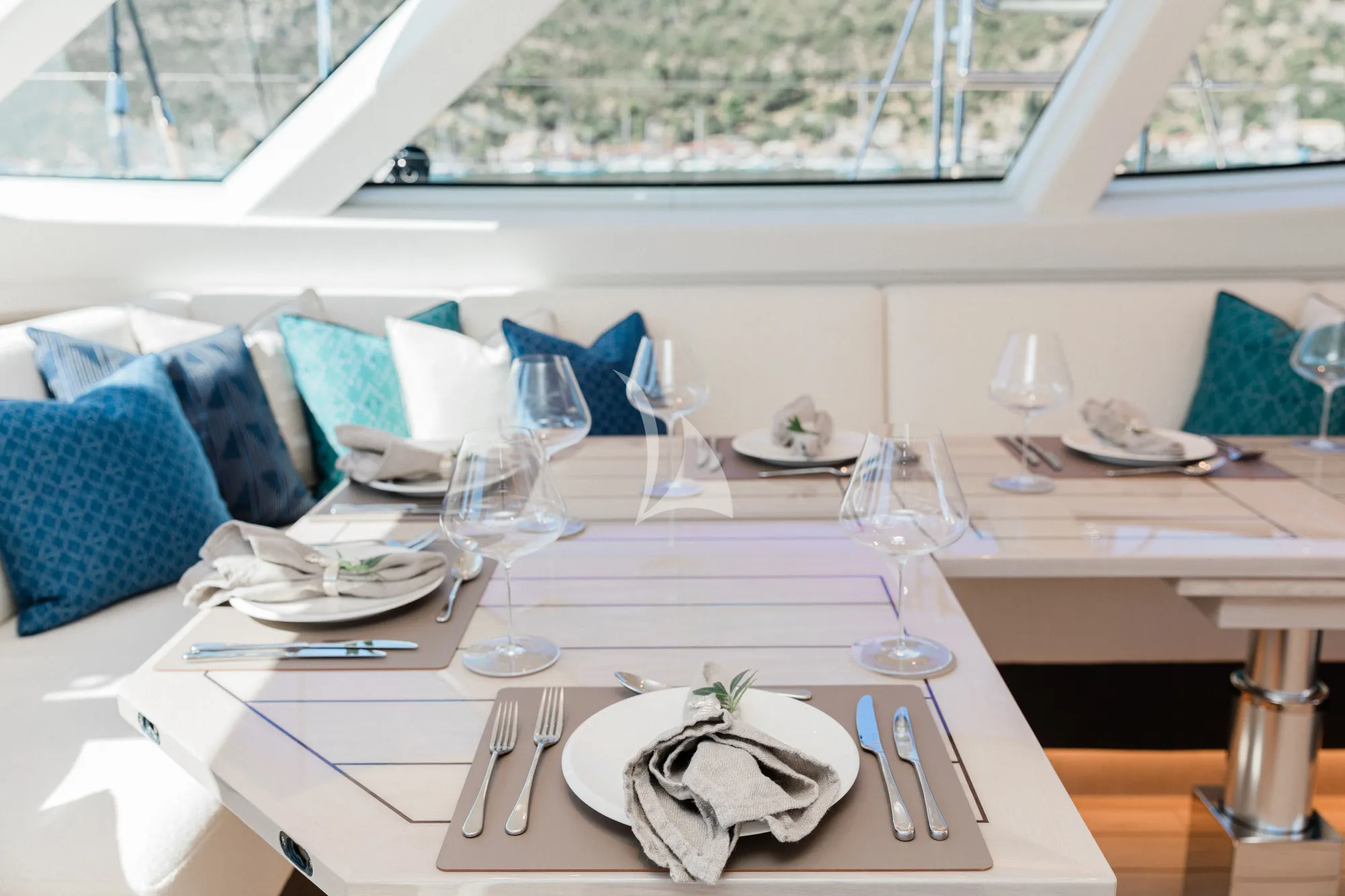 Charter Yacht SUNYO - Oyster 885 - 4 Cabins - Antigua - Barbuda - St Martin - Leewards - Caribbean