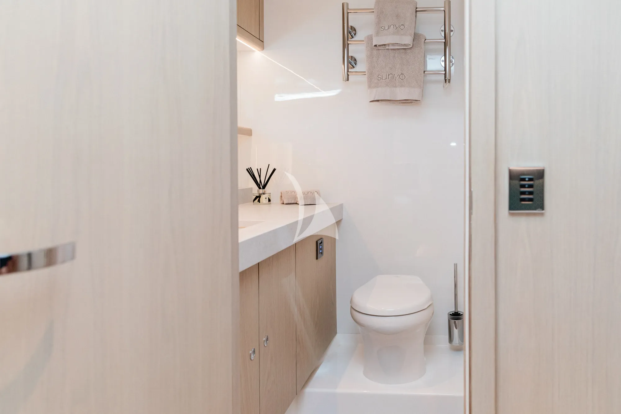 Charter Yacht SUNYO - Oyster 885 - 4 Cabins - Antigua - Barbuda - St Martin - Leewards - Caribbean