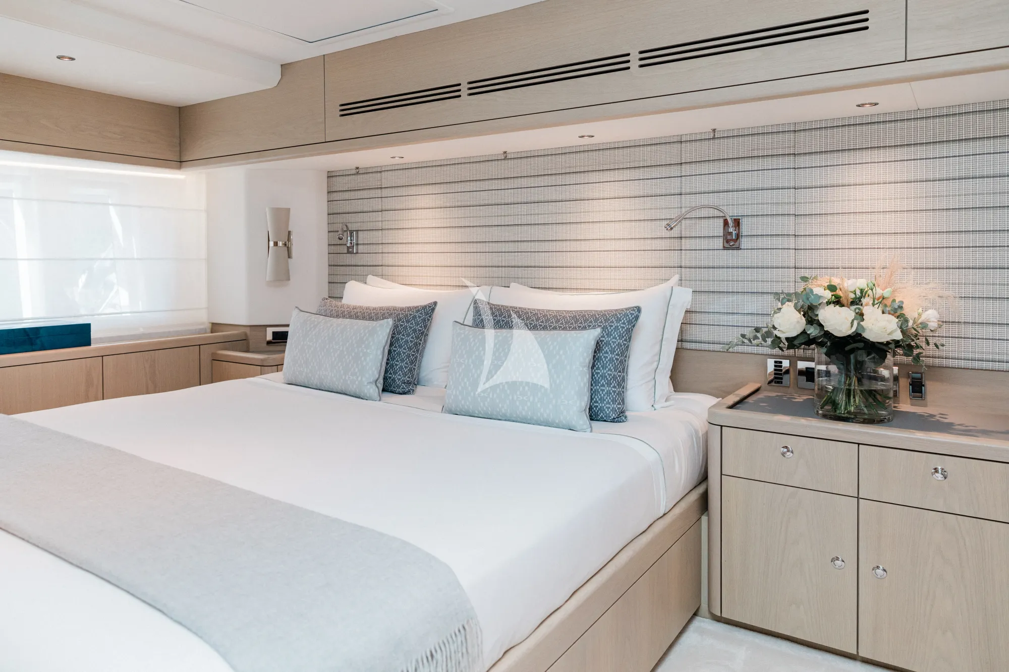 Charter Yacht SUNYO - Oyster 885 - 4 Cabins - Antigua - Barbuda - St Martin - Leewards - Caribbean