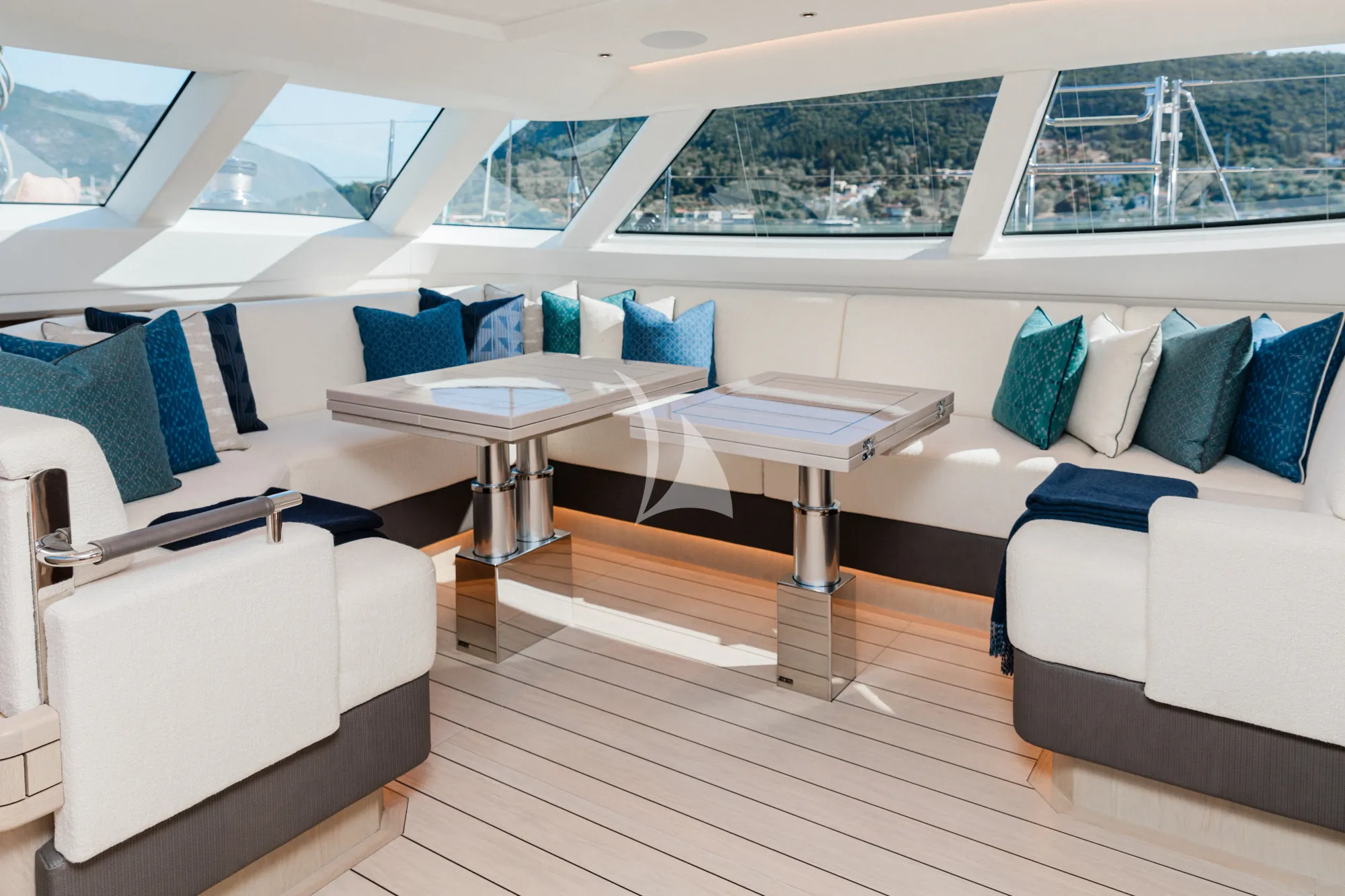 Charter Yacht SUNYO - Oyster 885 - 4 Cabins - Antigua - Barbuda - St Martin - Leewards - Caribbean