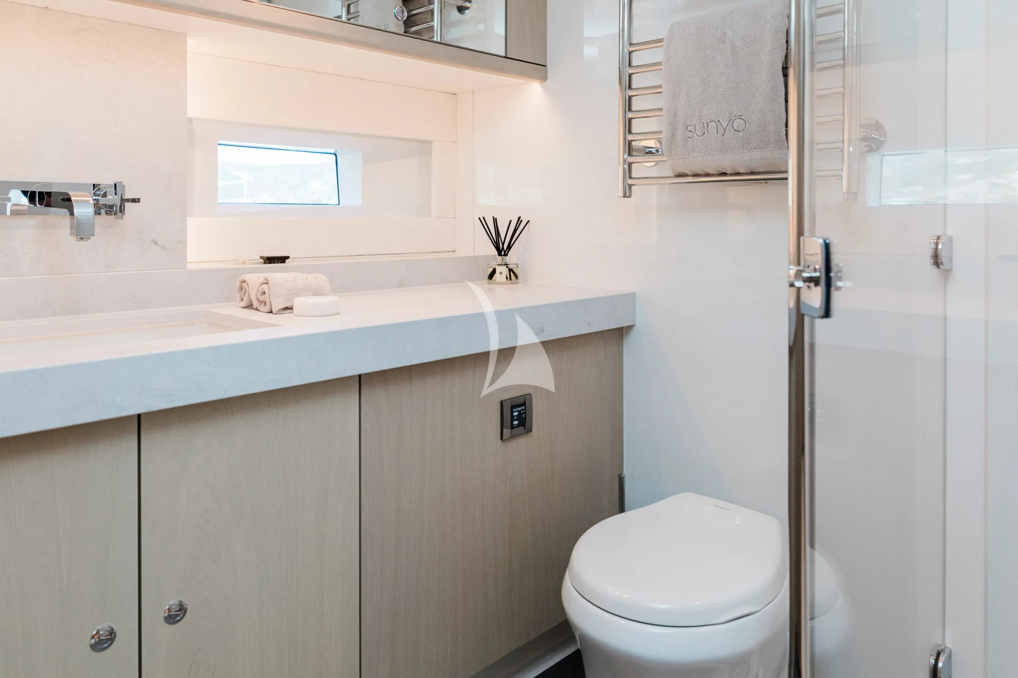 Charter Yacht SUNYO - Oyster 885 - 4 Cabins - Antigua - Barbuda - St Martin - Leewards - Caribbean