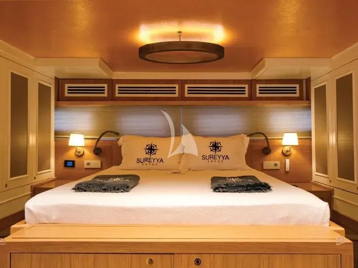 SURREYA ADA Yacht Works 33m - master cabin SURREYA ADA Yacht Works 33m - master cabin