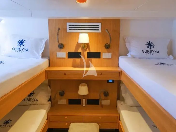 SURREYA ADA Yacht Works 33m - quadruple cabin SURREYA ADA Yacht Works 33m - quadruple cabin