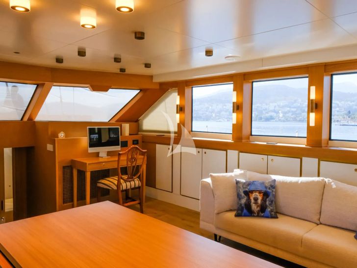 SURREYA ADA Yacht Works 33m - saloon seating SURREYA ADA Yacht Works 33m - saloon seating