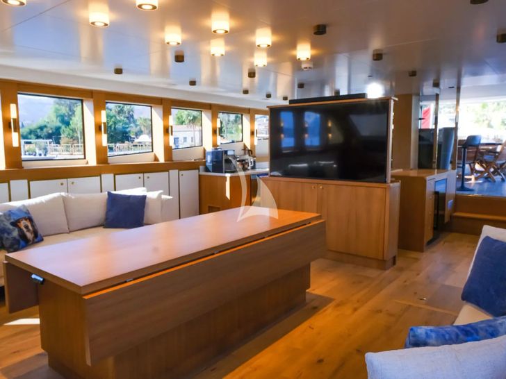 SURREYA ADA Yacht Works 33m - saloon SURREYA ADA Yacht Works 33m - saloon