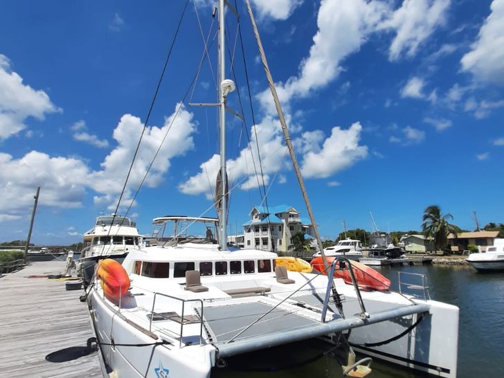 SAND STAR Lagoon 500 - docked foredeck view SAND STAR Lagoon 500 - docked foredeck view