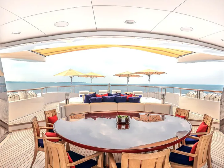 ST DAVID Sundeck Dining ST DAVID Sundeck Dining