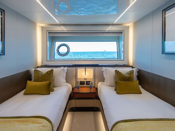 WYLDECREST Sunseeker 90 Twin Cabin WYLDECREST Sunseeker 90 Twin Cabin