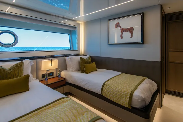 Charter Yacht WYLDECREST - Sunseeker 90 Ocean - 4 Cabins - Cannes - Monaco - St Tropez