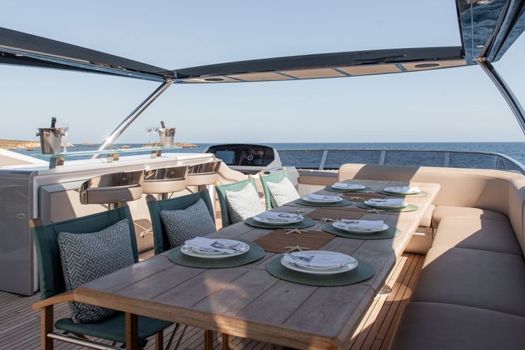 Charter Yacht WYLDECREST - Sunseeker 90 Ocean - 4 Cabins - Cannes - Monaco - St Tropez