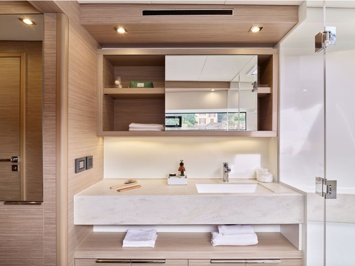 Lagoon 51 Bathroom Lagoon 51 Bathroom