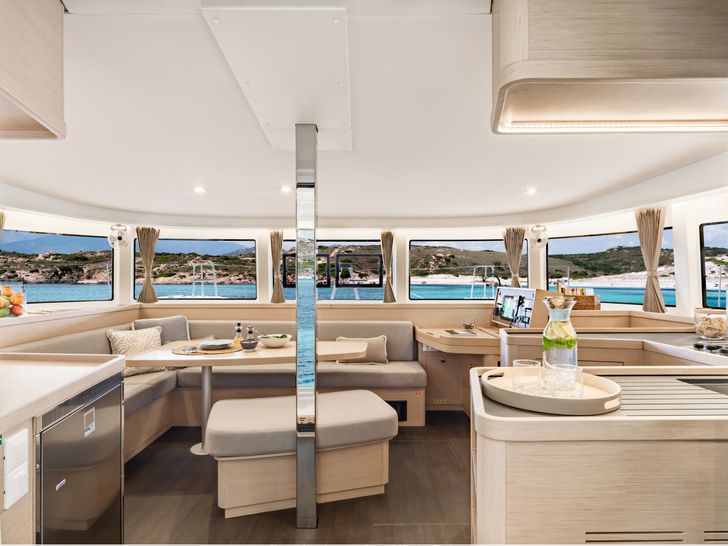 Lagoon 42 - Aft Deck Lagoon 42 - Aft Deck