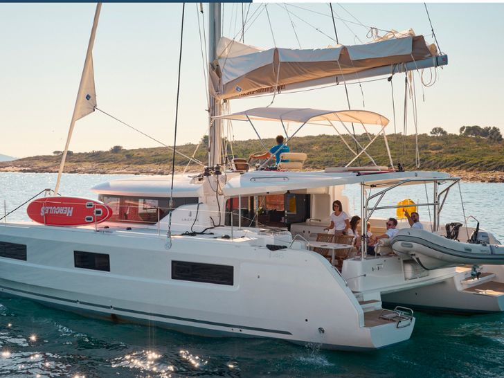 AQUARIUS - stern view AQUARIUS - stern view