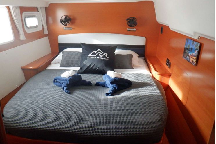 Charter Yacht ALTITUDE ADJUSTMENT - Lagoon 440 - 3 Cabins - Grenadines