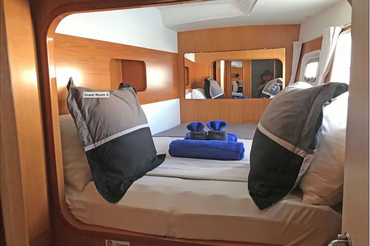 Charter Yacht ALTITUDE ADJUSTMENT - Lagoon 440 - 3 Cabins - Grenadines