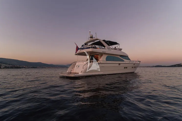 Charter Yacht Happy 3 - Yaretti 72 - 3 Cabins - Split - Hvar - Dubrovnik