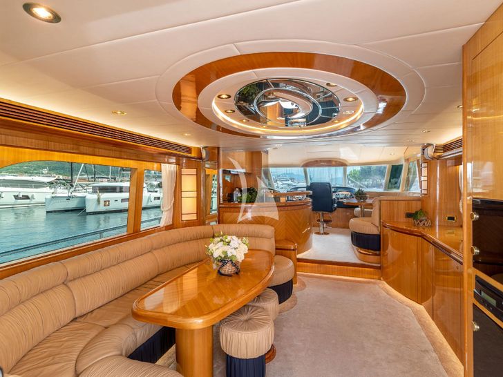 HAPPY 3 - lower saloon HAPPY 3 - lower saloon