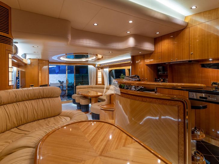 HAPPY 3 - Saloon HAPPY 3 - Saloon