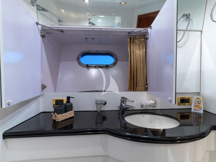 HAPPY 3 - Bathroom HAPPY 3 - Bathroom