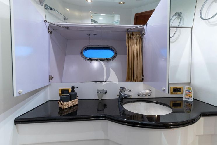 Charter Yacht Happy 3 - Yaretti 72 - 3 Cabins - Split - Hvar - Dubrovnik