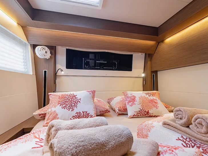 LAGOON 50 - cabin beddings LAGOON 50 - cabin beddings