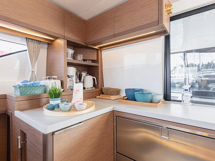 LAGOON 50 - galley LAGOON 50 - galley