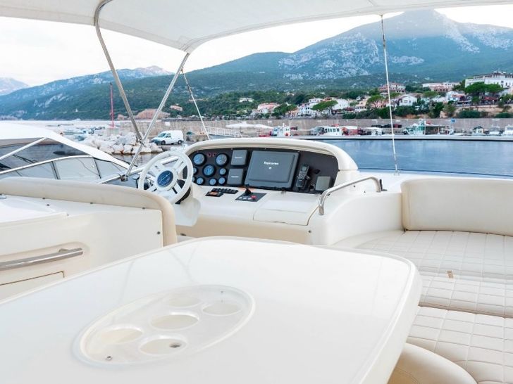 Azimut 62 Fly Azimut 62 Fly