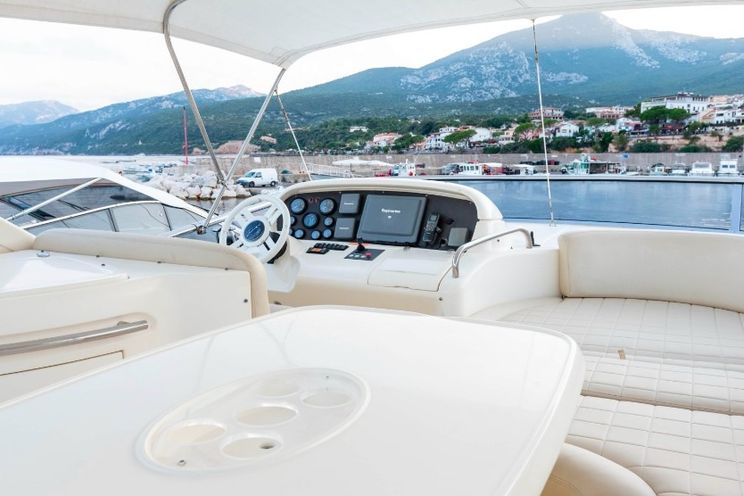 Charter Yacht Azimut 62 Fly - North Sardinia Day Charter Yacht - Poltu Quatu - Porto Cervo - Olbia - Portisco - Sardinia