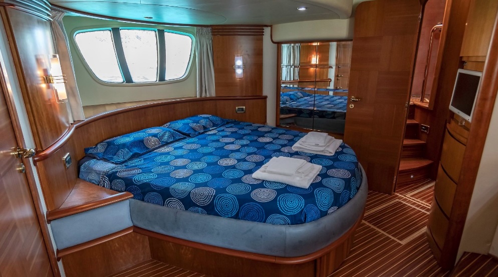 Charter Yacht Azimut 62 Fly - North Sardinia Day Charter Yacht - Poltu Quatu - Porto Cervo - Olbia - Portisco - Sardinia