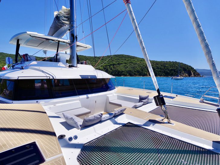 MAURICE Fountaine Pajot 59 - foredeck MAURICE Fountaine Pajot 59 - foredeck