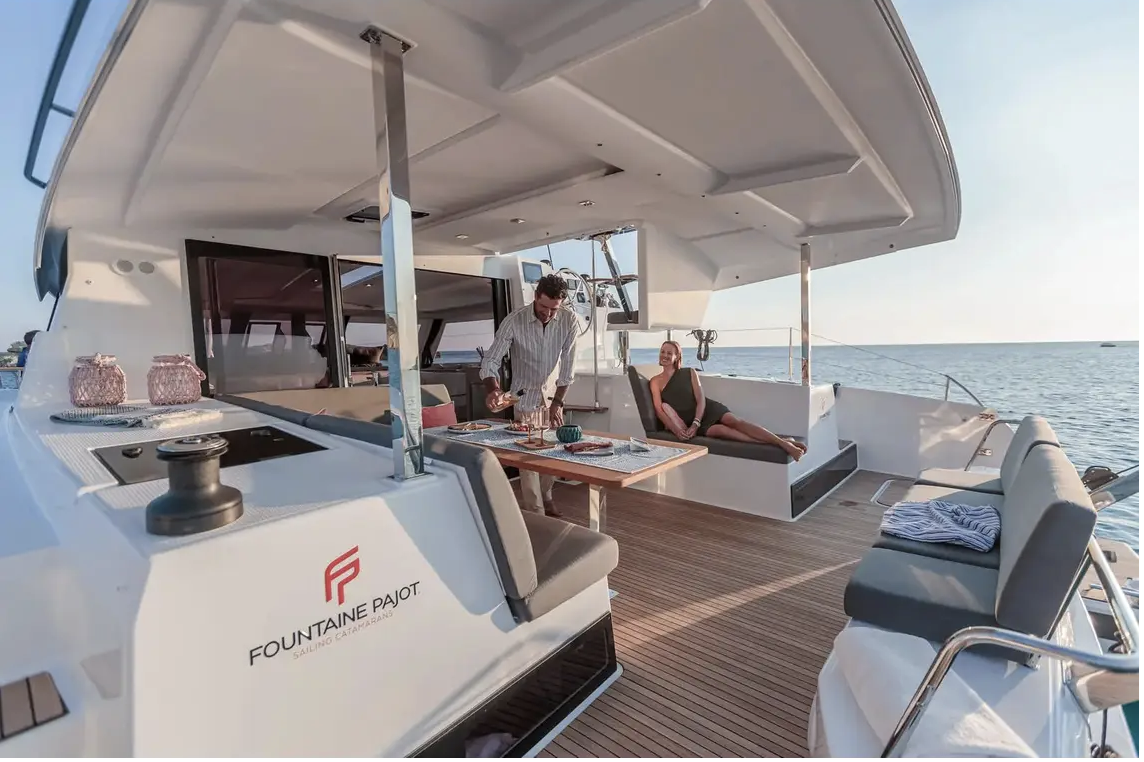 Isla 40-aft deck