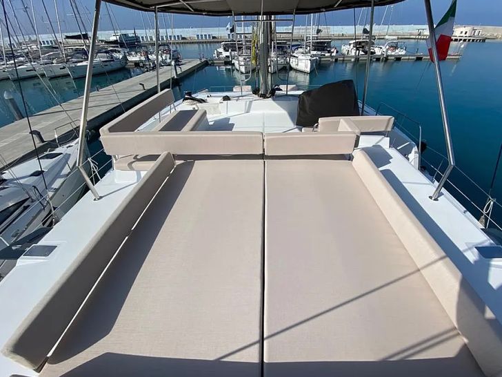 Bali 4.8 - Flybridge Bali 4.8 - Flybridge