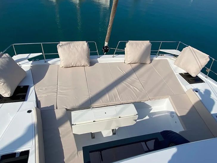 Bali 4.8 - Bow seating area Bali 4.8 - Bow seating area