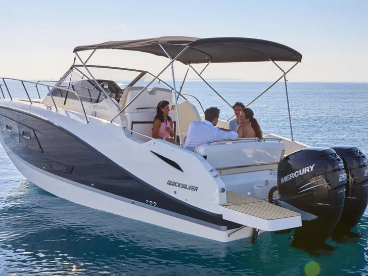 Quicksilver 875 - aft shot Quicksilver 875 - aft shot