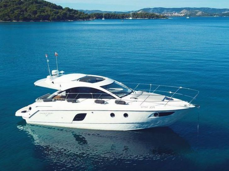 Gran Turismo 38 White - profile Gran Turismo 38 White - profile