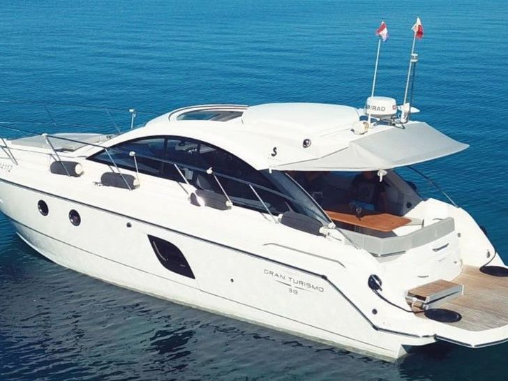 Gran Turismo 38 White - anchored aft shot Gran Turismo 38 White - anchored aft shot