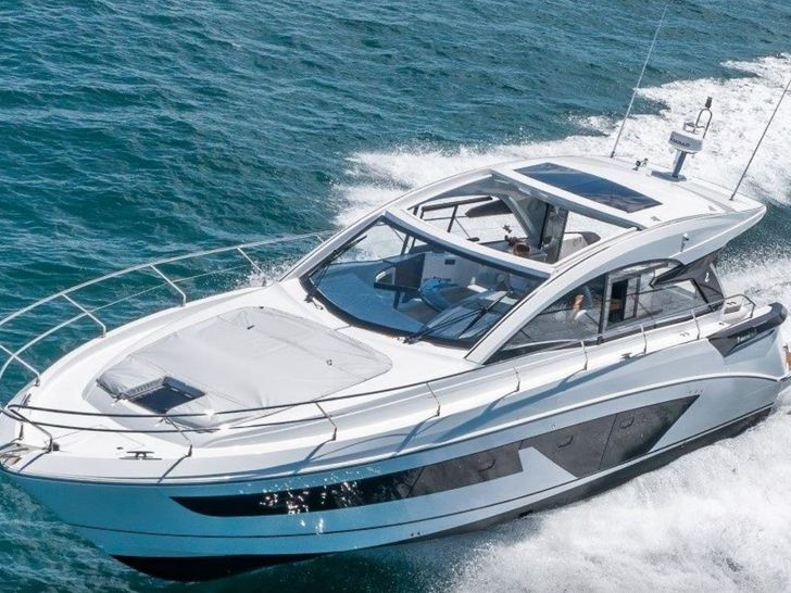 Gran Turismo 45 - cruising Gran Turismo 45 - cruising