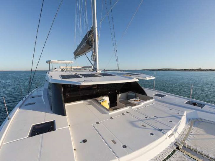 NEVER GIVE UP Leopard 50 - foredeck NEVER GIVE UP Leopard 50 - foredeck