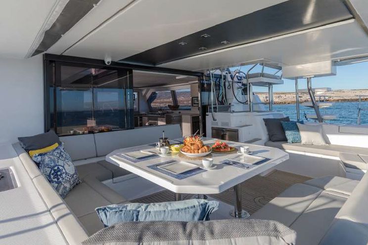 Charter Yacht NEVER GIVE UP - Leopard 50 - 4 Cabins - Cannes - Nice - Antibes - St Tropez - French Riviera - South of France