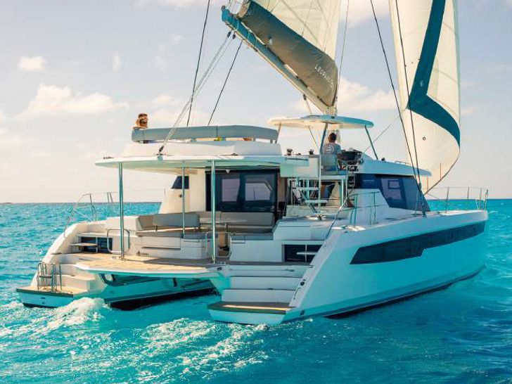 NEVER GIVE UP Leopard 50 - aft shot cruising NEVER GIVE UP Leopard 50 - aft shot cruising