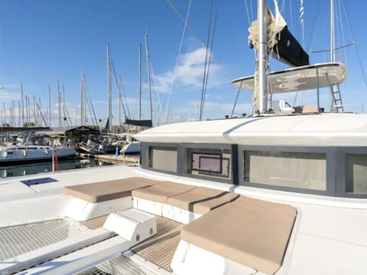 PELAGIC CAT Lagoon 50 - foredeck PELAGIC CAT Lagoon 50 - foredeck