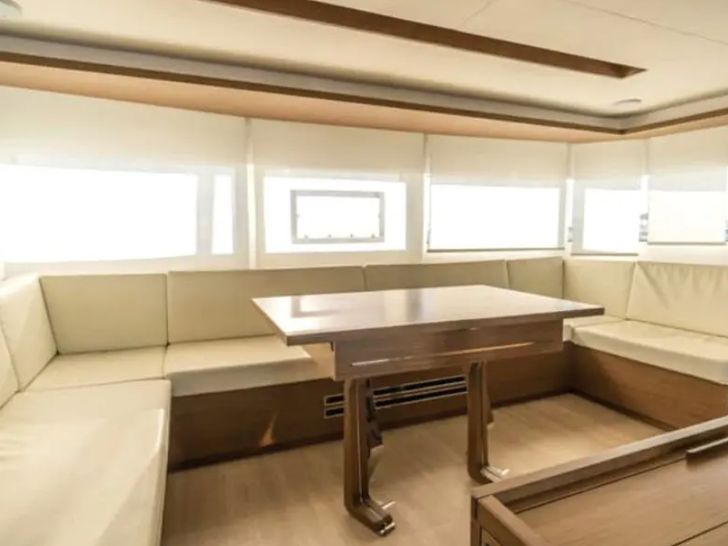PELAGIC CAT Lagoon 50 - saloon PELAGIC CAT Lagoon 50 - saloon