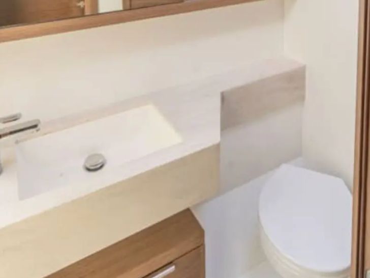 PELAGIC CAT Lagoon 50 - cabin 1 bathroom PELAGIC CAT Lagoon 50 - cabin 1 bathroom