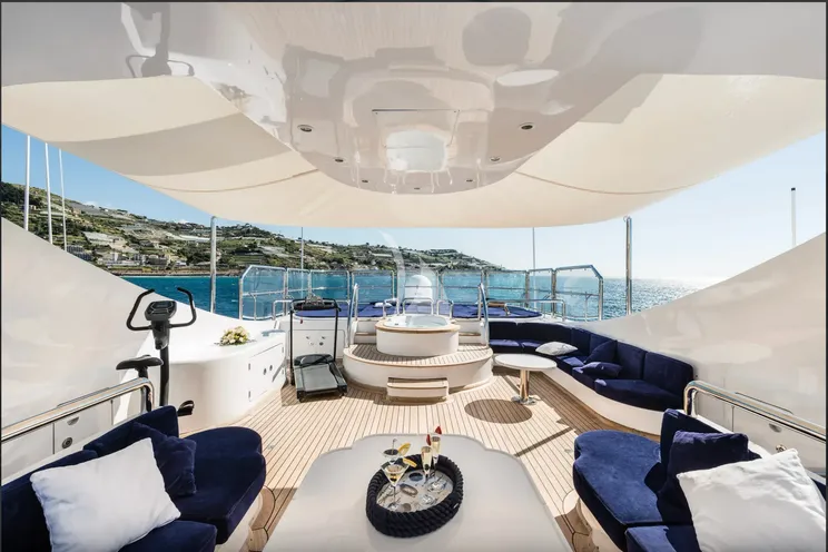 Charter Yacht DESAMIS - Benetti 40m - 5 Cabin - French Riviera - Greece - Croatia - Slovenia - Venice