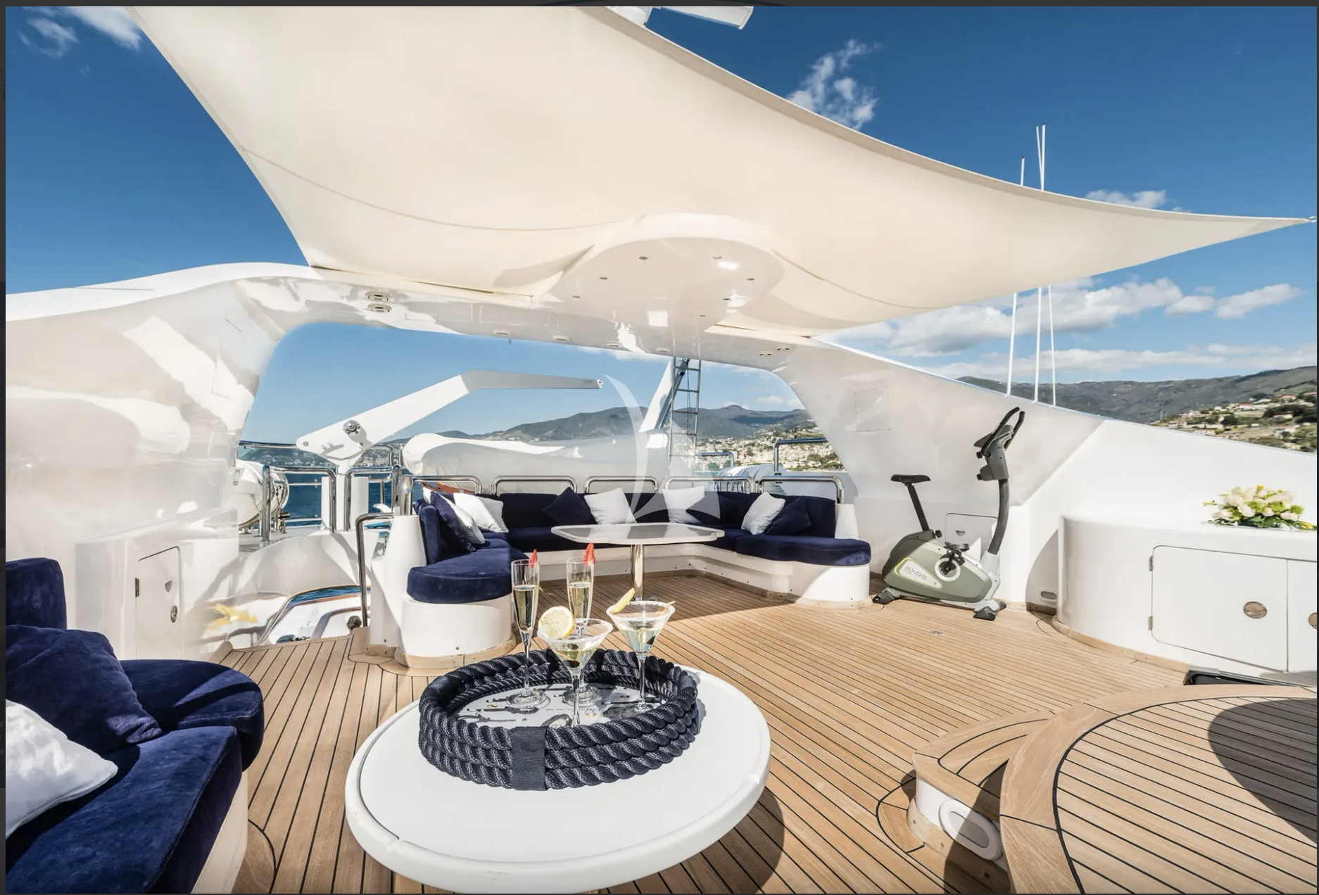 Charter Yacht DESAMIS - Benetti 40m - 5 Cabin - French Riviera - Greece - Croatia - Slovenia - Venice