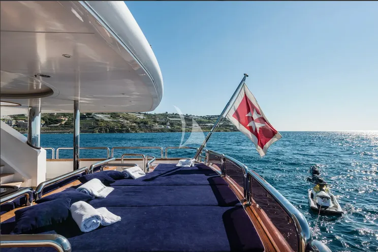 Charter Yacht DESAMIS - Benetti 40m - 5 Cabin - French Riviera - Greece - Croatia - Slovenia - Venice